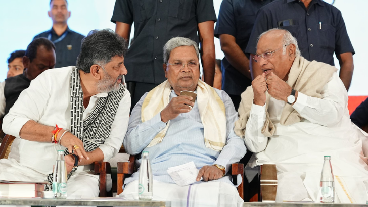 https://www.salarnews.in/public/uploads/images/newsimages/maannewsimage18022026_215711_Karnataka politics  (1).png